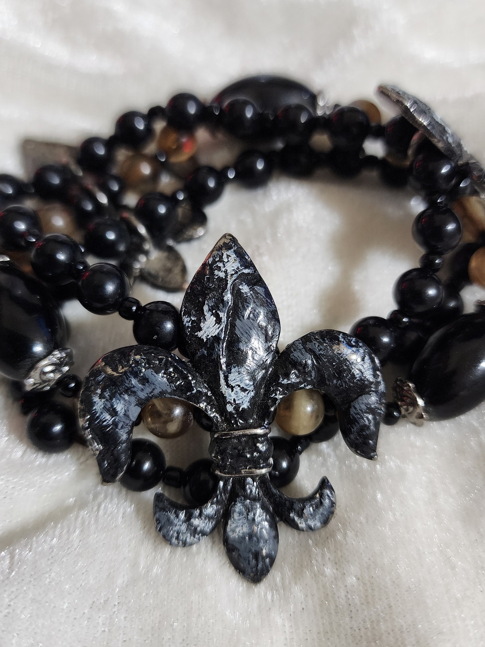 Black Fleur-de-Lis Beaded Bracelet - Designer Style